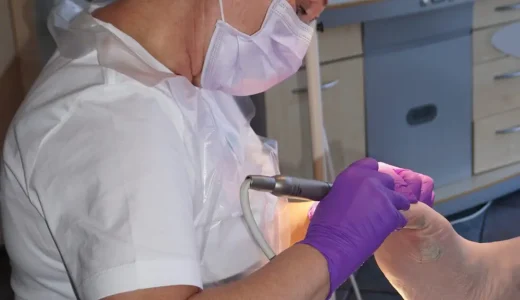 Fotterapeut i arbeid